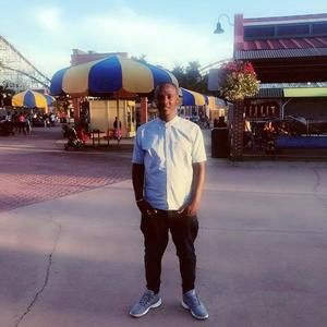 Meet your Posher, Adil